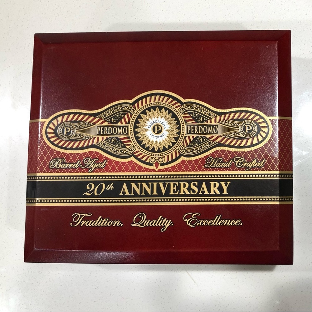 Empty Perdomo 20th Anniversary Epicure Sun Grown Hinged Lid Wooden Cigar Box
